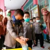 Sekolah Dibolehkan Beli Hand Sanitizer dari Dana BOS