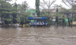 Jl-cipto-mangunkusumo-kota-cirebon-banjir