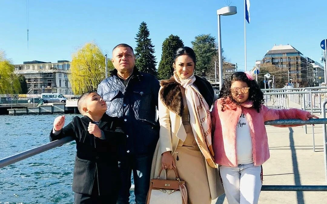 Krisdayanti Ajak Keluarga Berlibur ke Eropa