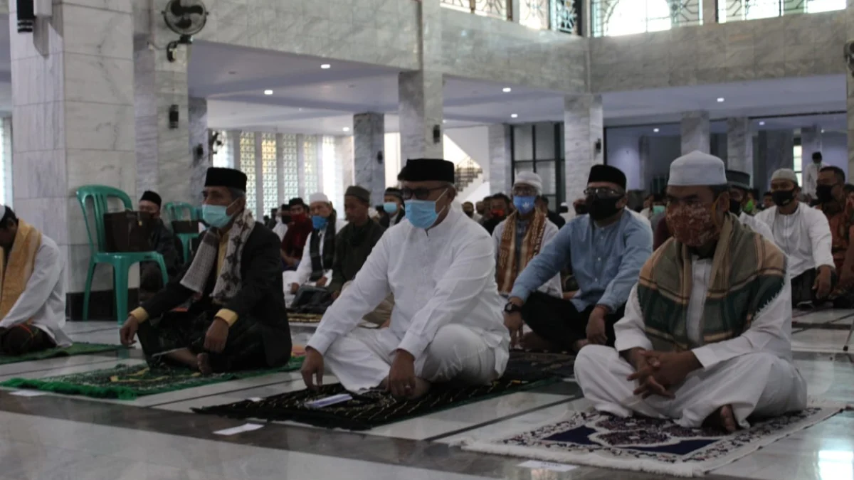 Bupati Kuningan Salat Id Berjamaah di Masjid Syiarul Islam