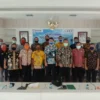 Pemkab Cirebon Salurkan Bansos
