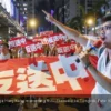 demonstrasi-warga-hong-kong-menentang-ruu-ekstradisi-ke-tiongkok-foto-kyodo-news