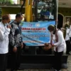 Bupati Nina Salurkan Excavator dari KKP