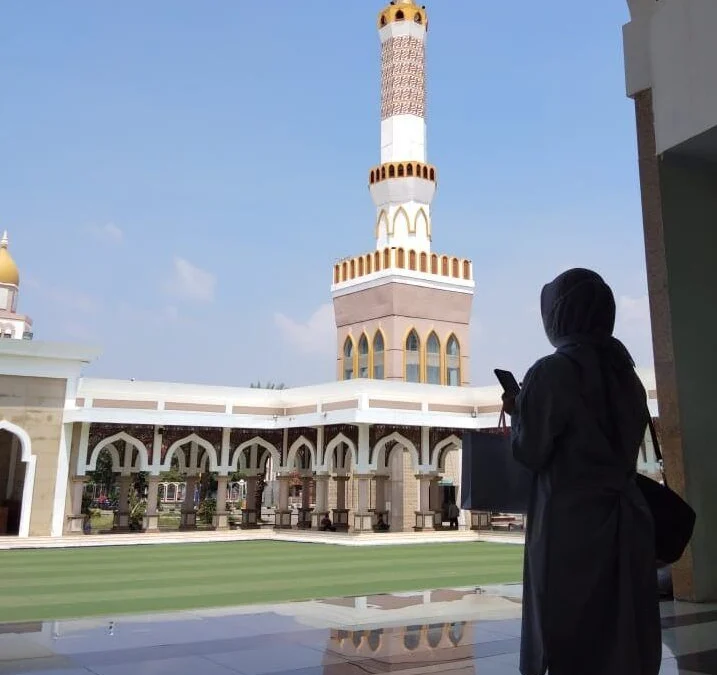 2 Masjid Besar Tak Gelar Salat Jumat
