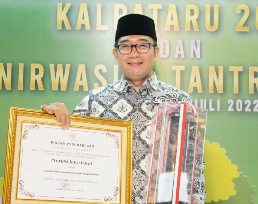Ridwan Kamil Terima Penghargaan Nirwasita Tantra