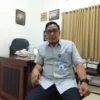 Direktur Utama PD Pembangunan Kota Cirebon Pandji Amiarsa menjelaskan, pada saat pelaksanaan sita eksekusi tanah tersebut pada Jumat 13 Januari 2023 yang lalu, prosesnya tetap bisa dikatakan berjalan, meskipun upaya pemasangan plang penanda urung digelar. --FOTO: ANDI AZIS/RADAR CIREBON