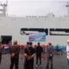 Kapal Perang Kirim Logistik ke Karimun Jawa