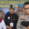 Sekertaris Disdikbud Kabupaten Indramayu Erni Heriningsih MPd saat mengikuti ekspose dengan Kapolres Indramayu AKBP Fahri Siregar
