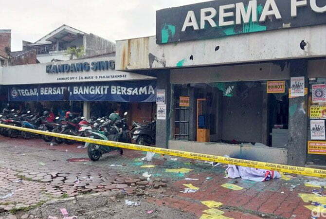 Suasana kantor Arema FC setelah Aremania demo atas tragedi Kanjuruhan. --FOTO: RADARKUDUS