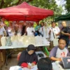 DONOR DARAH: Aksi donor darah digelar Partai Gerindra, bekerja sama dengan PMI Cabang Kota Cirebon, sekaligus memperingati HUT ke-15 Partai Gerindra, Minggu (19/2/2023). --FOTO: abdullah/radar Cirebon