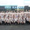 SUKSES: Kepala sekolah beserta jajaran guru SMK Karnas yang sukses menyelenggarakan even turnamen bola voli Karnas Cup tahun 2023.