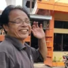 Ketua KPU Kota Cirebon menerangkan penetapan Perubahan Dapil DPRD Kota Cirebon untuk Pileg 2024. --FOTO: ANDI AZIS MUHTAROM/RADAR CIREBON