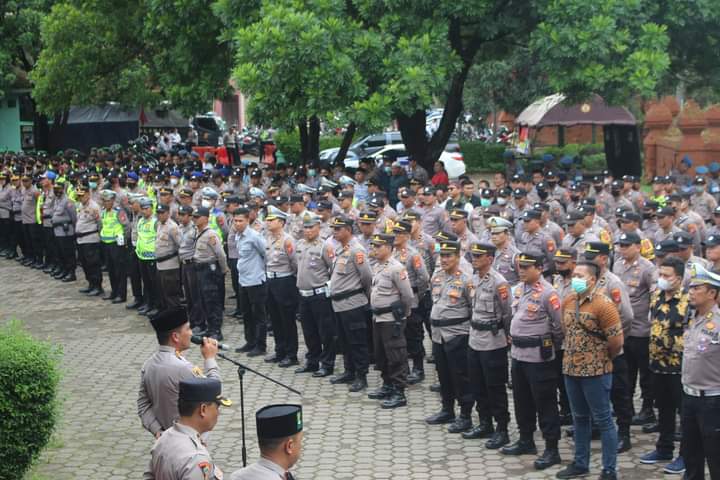 Kapolesta Cirebon Pimpin Langsung Apel Kesiapan Pengamanan NU Bersholawat