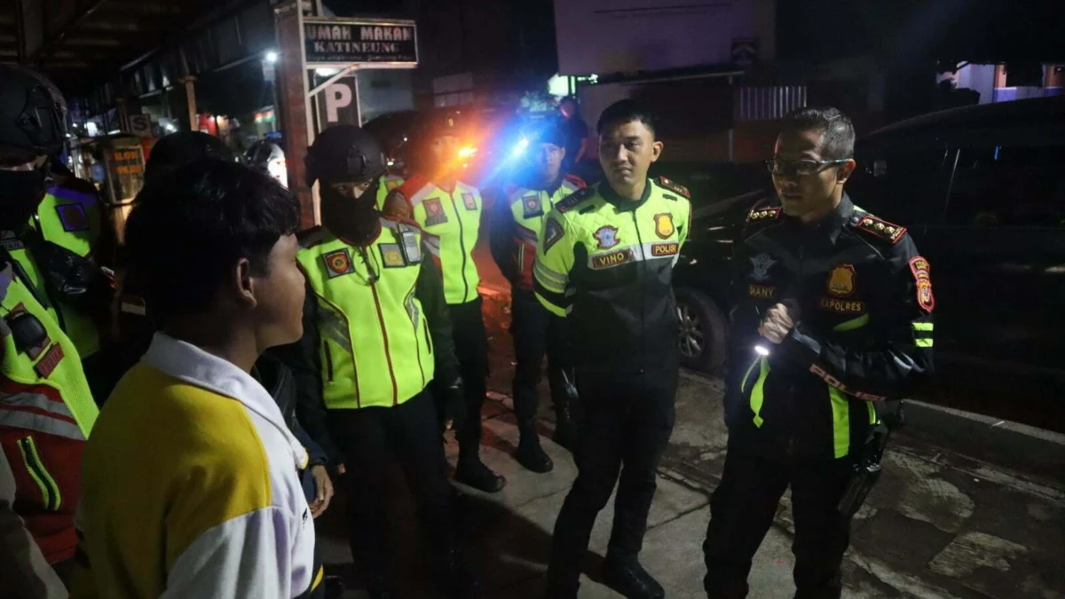 Patroli Geng Motor di Kuningan, Polisi Amankan 26 Motor dan Pengguna Obat Terlarang