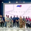 Itang Yunasz bersama jajaran Manajemen JNE berkolaborasi mengembangkan perekonomian kreatif Indonesia