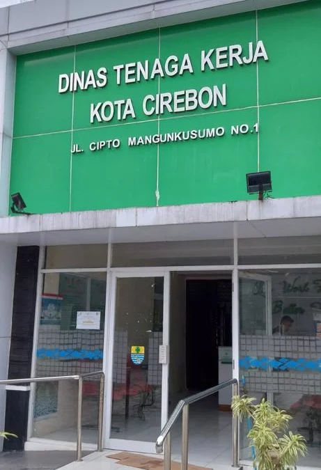 KOSONG DUA TAHUN: Dinas Tenaga Kerja (Disnaker) Kota Cirebon sudah dua tahun belum memiliki kepala dinas definitif. Selama dua tahun diisi oleh Plt hingga enam orang. --FOTO: abdullah/radar Cirebon