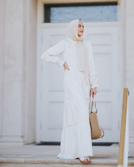 baju putih cocok dengan jilbab warna apa