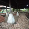 Dalem Agung Pakungwati yang terletak di Komplek Keraton Kasepuhan Cirebon, menjadi salah satu bukti peninggalan sejarah yang masih ada di Kota Cirebon.
