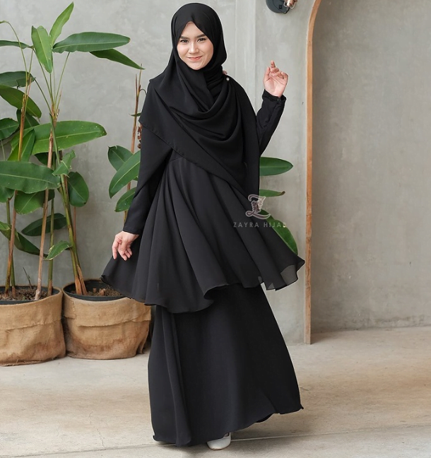 gamis hitam cocok dengan jilbab warna apa