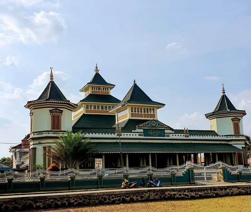 Inilah Cerita Unik Masjid Agung Manonjaya Tasikmalaya