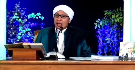 Buya Yahya Menjawab --Foto: Youtube Albahjah TV - Radarcirebon.id