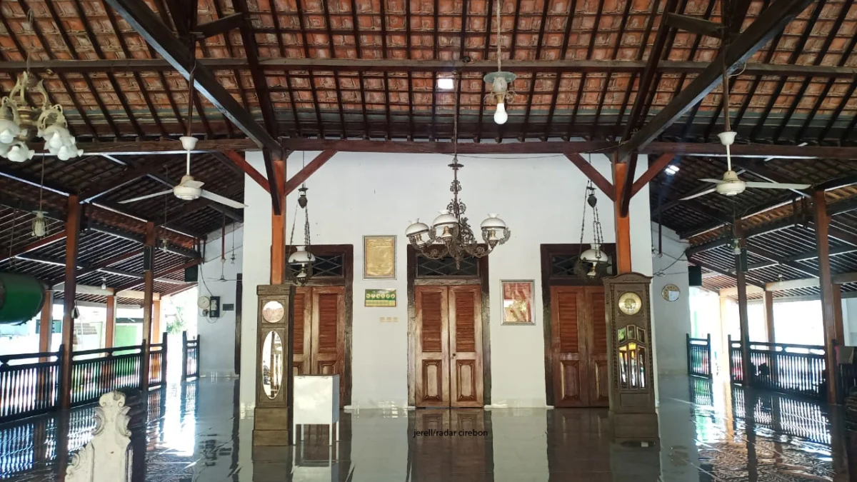 Masjid Buntet Pesantren, Tempat Iktikaf Sunan Gunung Jati dan Pangeran Cakrabuana
