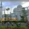 Penasaran dengan Kemegahannya, Warga Cirebon Ziarah ke Masjid Raya Sheikh Zayed Solo