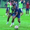 Para pemain Persib Bandung latihan jelang Persib vs Bhayangkara FC, malam ini WIB. --FOTO: PERSIB.CO.ID
