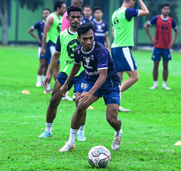 Para pemain Persib Bandung latihan jelang Persib vs Bhayangkara FC, malam ini WIB. --FOTO: PERSIB.CO.ID