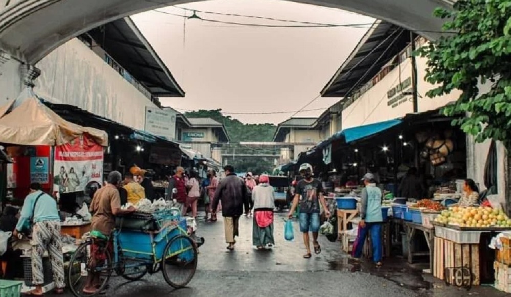 Pasar Kanoman Cirebon tutup jam