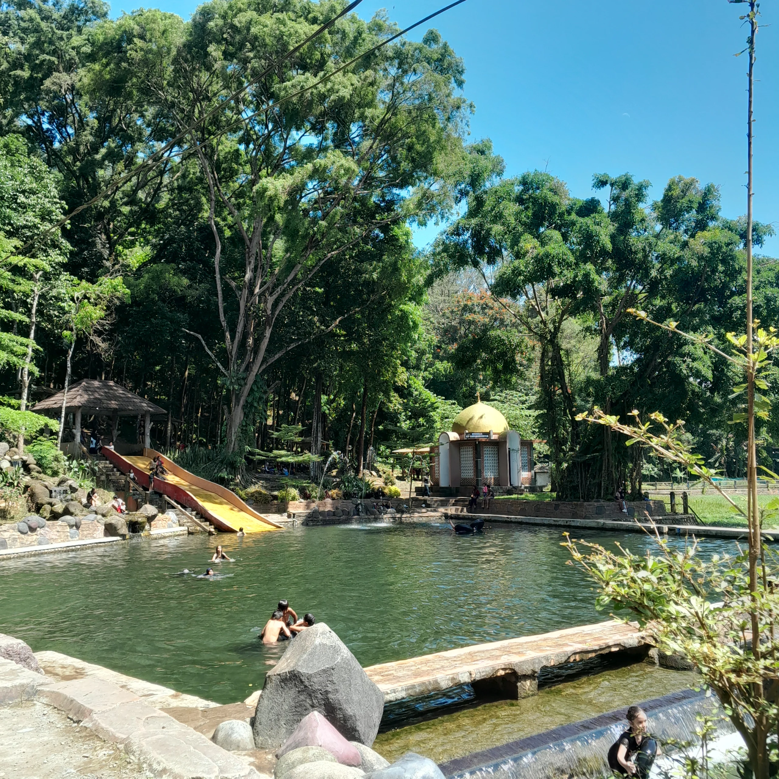 Obyek Wisata Situ Janawi Payung Majalengka