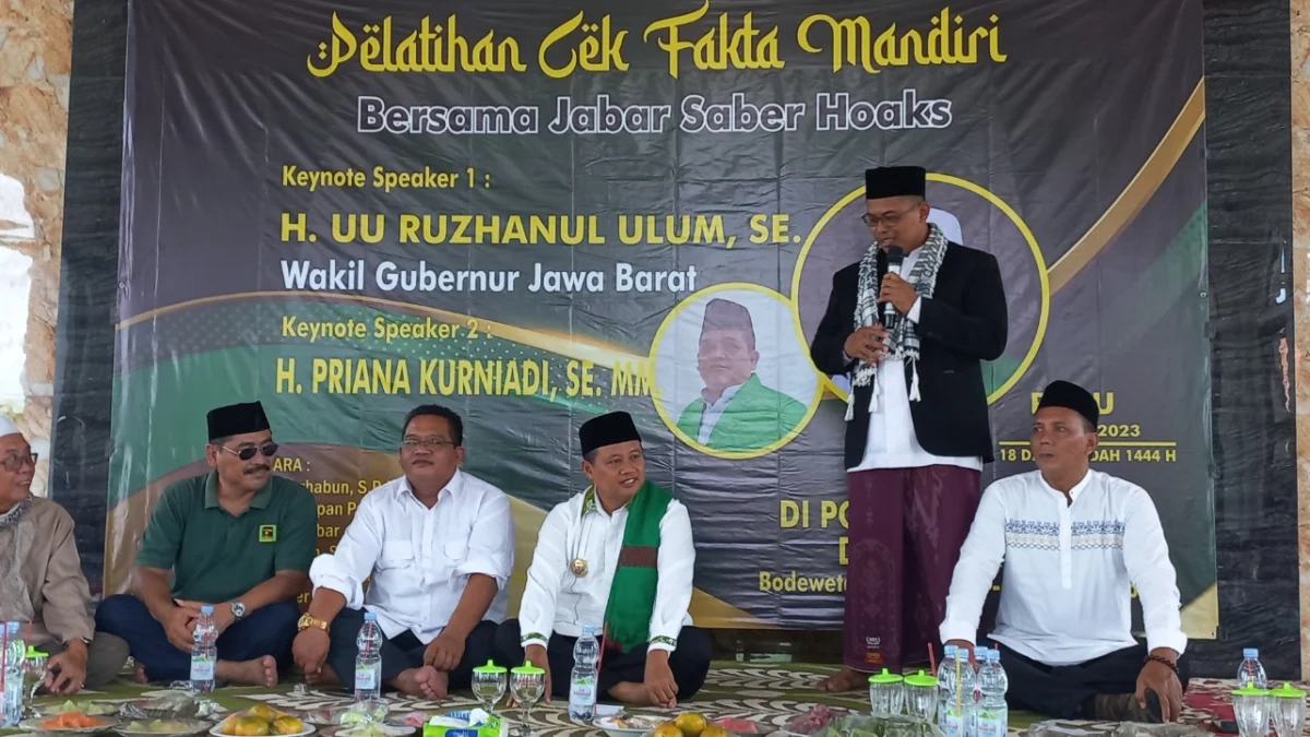 Wagub Jabar Kujungi Ponpes Darurrohmah Cirebon. Ada Pesan Khusus Untuk Para Santri Agar Sukses, Berikut Ulasannya