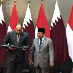 Prabowo berikan senapan serbu buatan pindad untuk Menhan Qatar