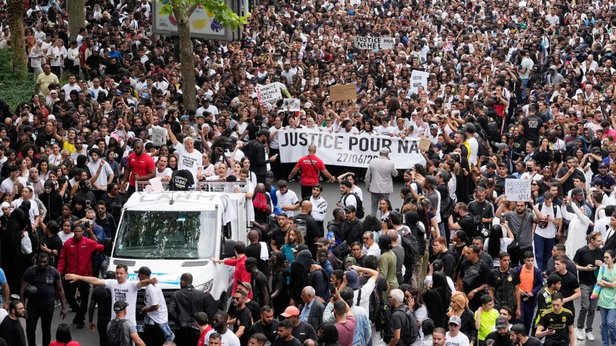 Aksi protes terhadap polisi Prancis