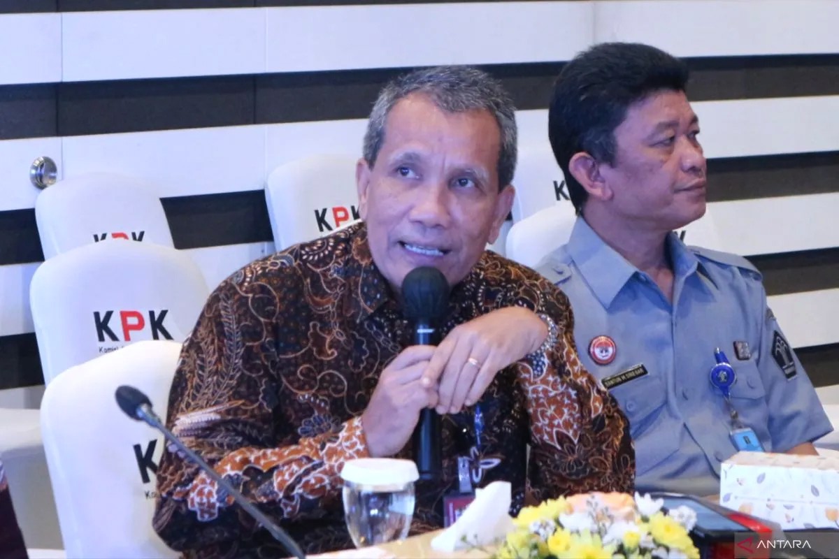 Deputi Bidang Pencegahan dan Monitoring KPK Pahala Nainggolan jelaskan data bansos