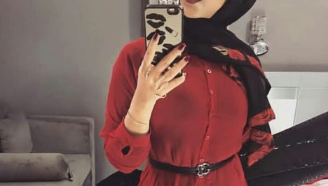baju merah cocok dengan jilbab warna apa? Berikut Rekomendasi Kombinasinya