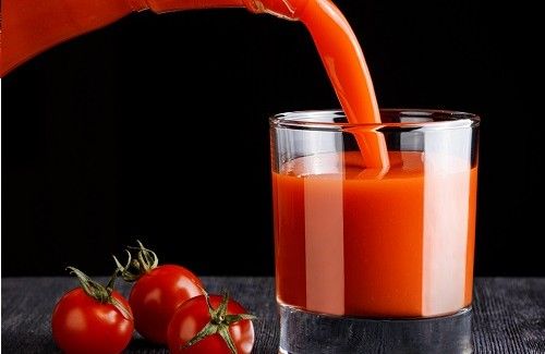 Manfaat jus tomat untuk wajah.