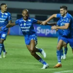 David Da Silva rayakan gol saat Persib menang 5-0 atas Persita