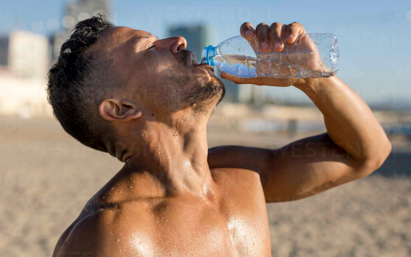Berat Badan Turun Karena Minum Air Mineral Saja? Mitos atau Fakta?