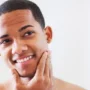 Rekomendasi Face Scrub Untuk Pria yang Ampuh Bersihkan Wajah