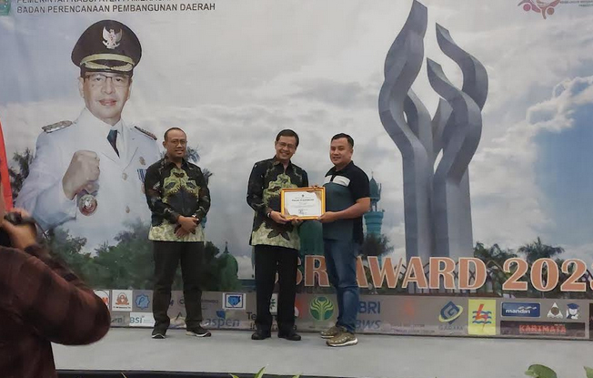 XL Axiata Raih CSR Award dari Pemkab Pamekasan