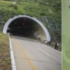 Terowongan Kembar Tol Cisumdawu Retak