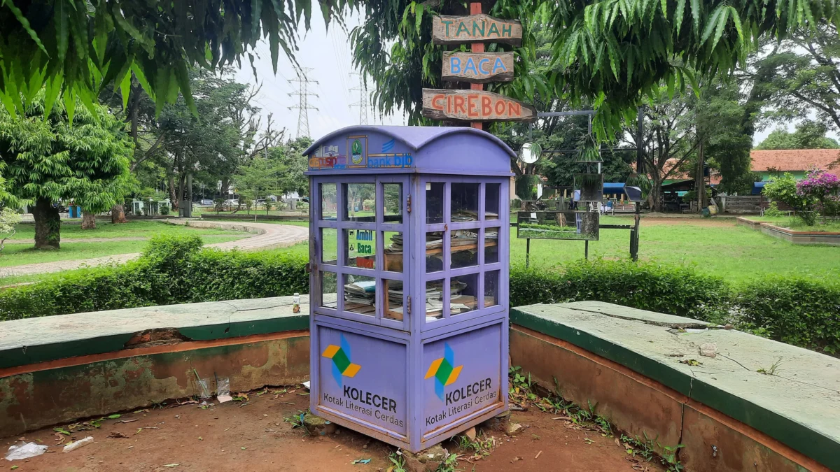 Pemerintah Jawa Barat berinovasi membuat perpustakaan mini atau bisa disebut dengan Kotak Literasi Cerdas (Kolecer) yang ditempatkan pada ruang-ruang publik, dengan tujuan untuk memudahkan masyarakat mendapatkan buku bacaan yang disukai dan mengembangkan budaya literasi.