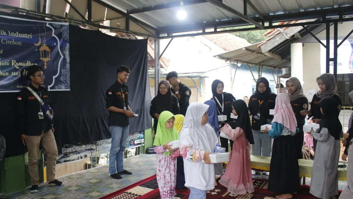 HMTI Universitas Muhammadiyah Cirebon Berikan Santunan Anak yatim Piatu