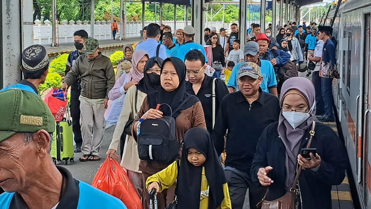 10 Ribu Per Hari Pemudik Tiba di Stasiun Wilayah Daop 3 Cirebon