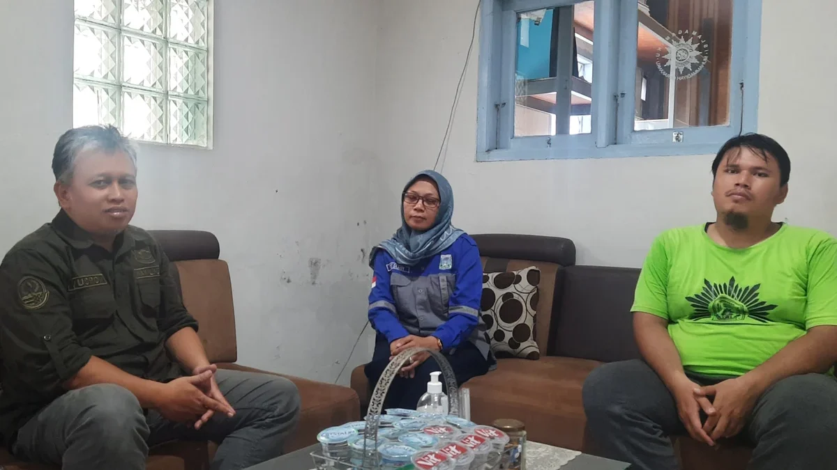 SMK Muhammadiyah Jatibarang berikan beasiswa kepada Nanda Rahmawati .jpg