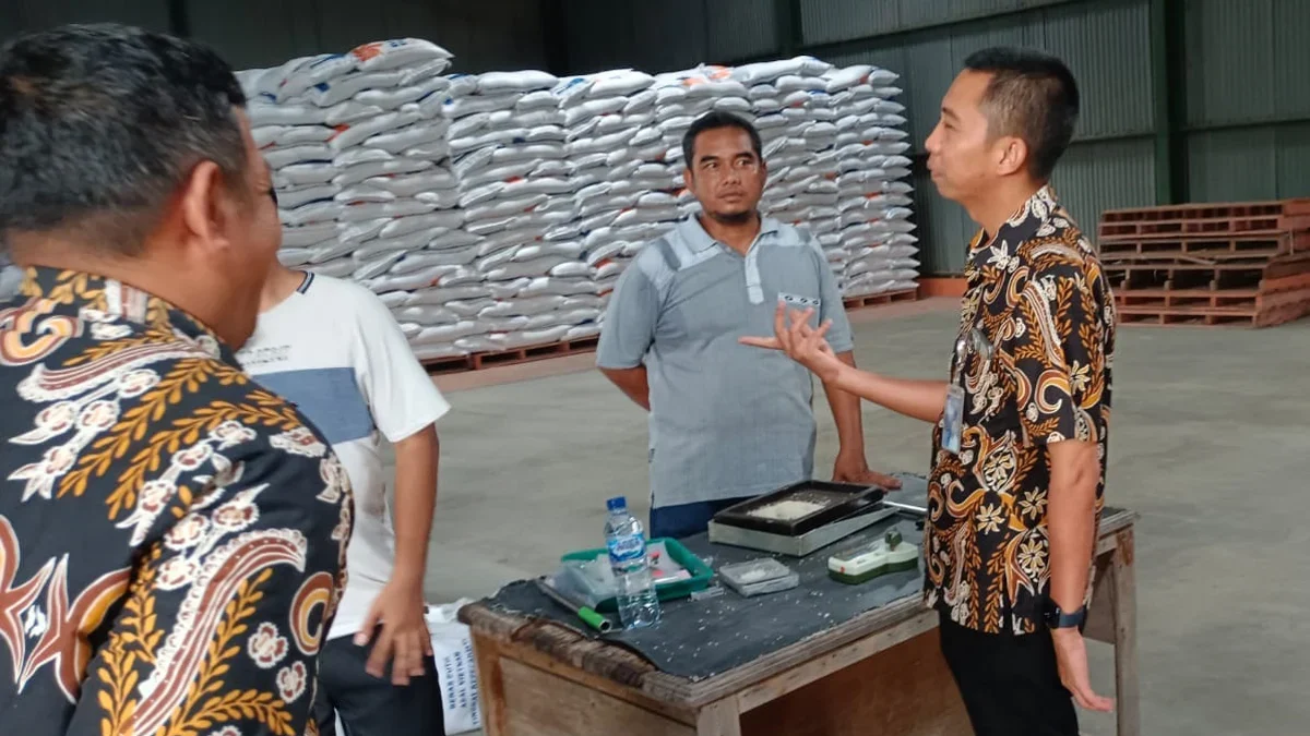 Bulog Cabang Cirebon terus meningkatkan serapan beras dari petani