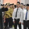 Ketua KPU Kabupaten Cirebon, Esya Karnia Puspawati SH melantik sebanyak 1.272 anggota PPS di Convention Hall