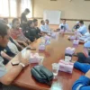 Pengurus Federasi Serikat Pekerja Nasional Kabupaten Cirebon menggelar pertemuan dengan Pj Bupati Cirebon Drs
