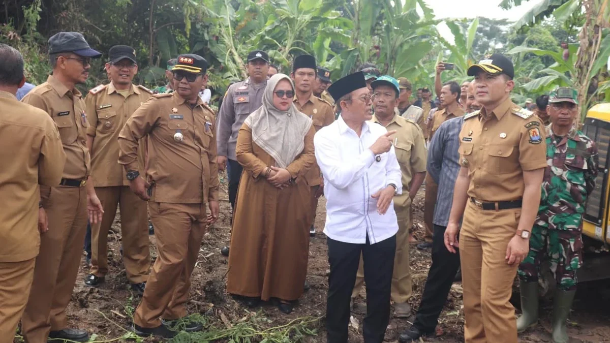 Pj Bupati Cirebon Drs Wahyu Mijaya SH MSi bergerak cepat atasi masalah sampah